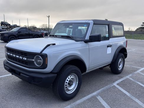New 2026 Ford Bronco image 6