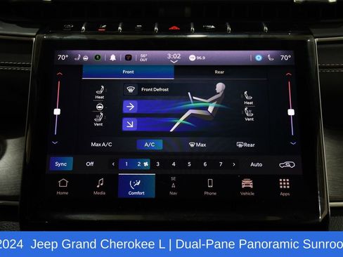 Used 2024 Jeep Grand Cherokee L Limited w/ Luxury Tech Group II image 17