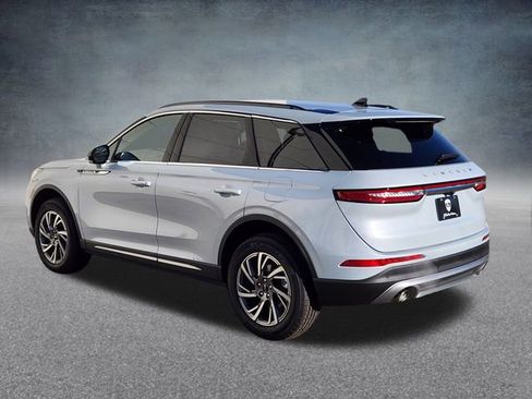 New 2026 Lincoln Corsair Premiere image 5