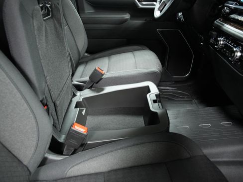 New 2025 GMC Sierra 2500 SLE w/ SLE Value Package; image 18