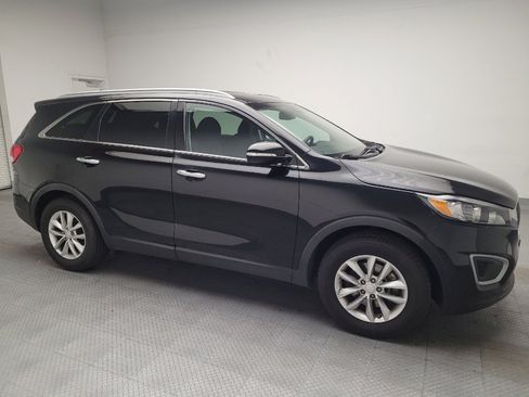 Used 2018 Kia Sorento LX image 11