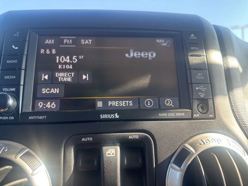 Used 2015 Jeep Wrangler Rubicon image 38