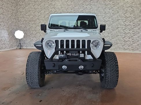 Used 2021 Jeep Gladiator Sport image 2