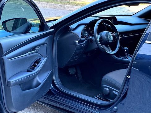 Used 2025 MAZDA MAZDA3 s image 11