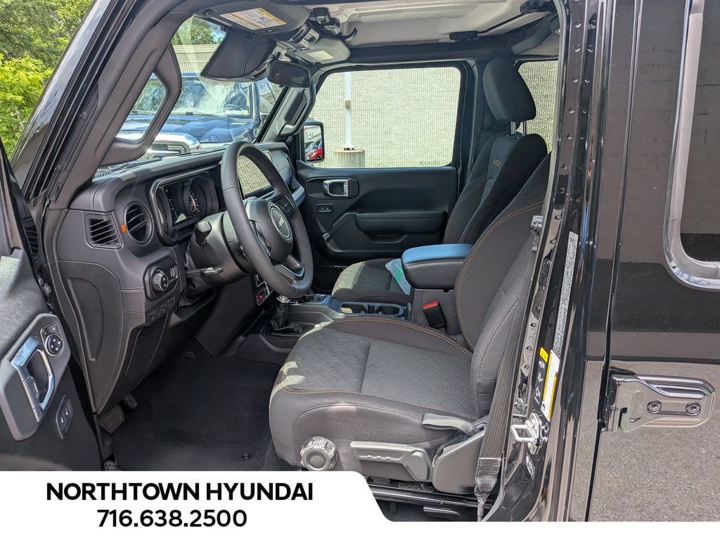 Used 2026 Jeep Gladiator Mojave AWD/4WD image 10