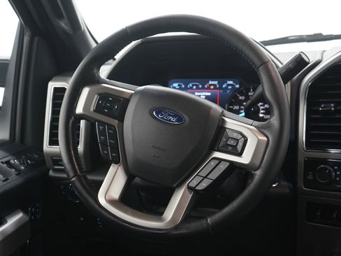 Used 2022 Ford F250 Lariat w/ Black Appearance Package image 16