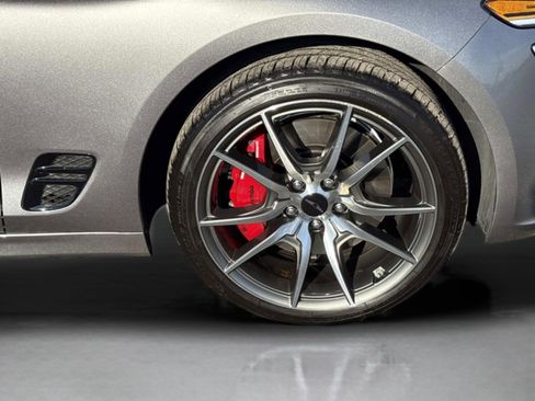 Used 2025 Genesis G70 2.5T image 35