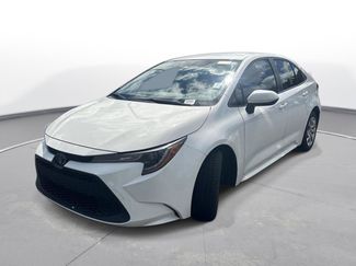 Used 2020 Toyota Corolla LE FWD video 2