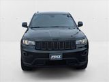 Used 2018 Jeep Grand Cherokee Laredo image 2