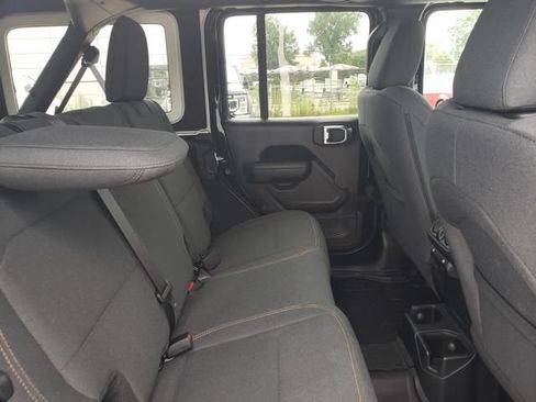 Used 2024 Jeep Wrangler Unlimited Sport AWD/4WD image 18