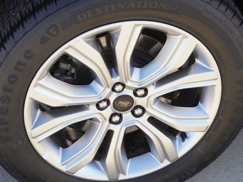 Used 2024 Ford Edge Titanium image 11