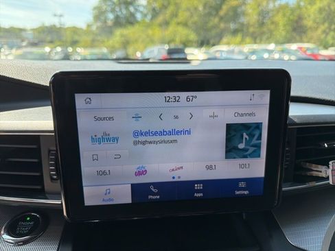 Used 2020 Ford Explorer XLT w/ Equipment Group 202A image 27