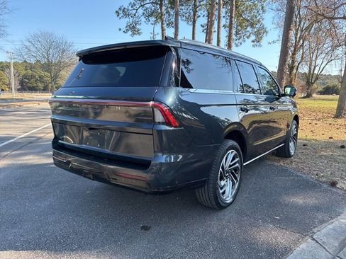 Certified 2025 Lincoln Navigator Reserve image 3