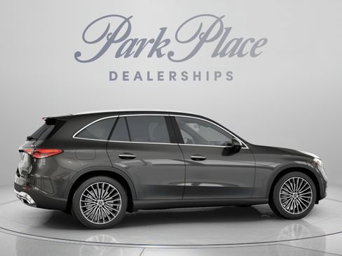 Used 2026 Mercedes-Benz GLC 300 4MATIC image 31