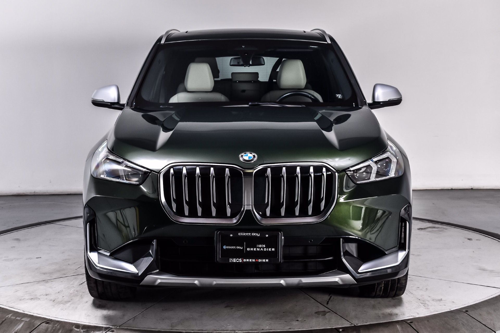 Used 2023 BMW X1 xDrive28i w/ Convenience Package AWD/4WD image 2