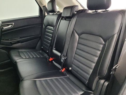 Used 2018 Ford Edge SEL w/ Equipment Group 201A FWD image 18