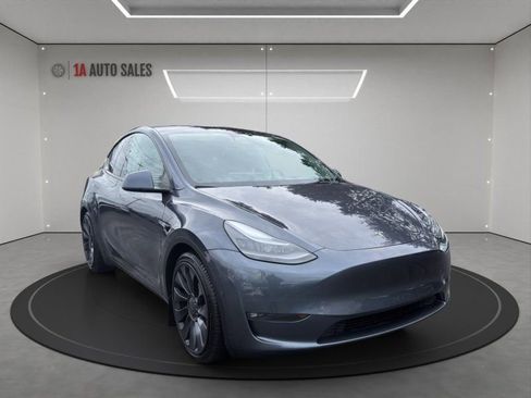Used 2022 Tesla Model Y Performance image 7