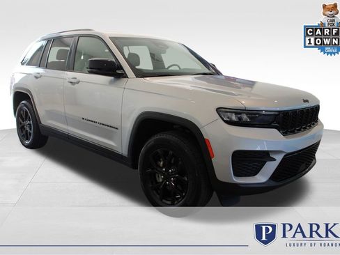 Used 2025 Jeep Grand Cherokee Altitude AWD/4WD image 1