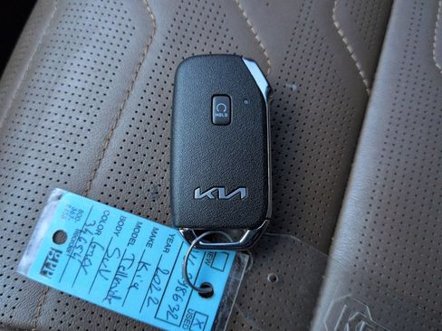 Used 2022 Kia Telluride SX w/ SX Prestige Package AWD/4WD image 37