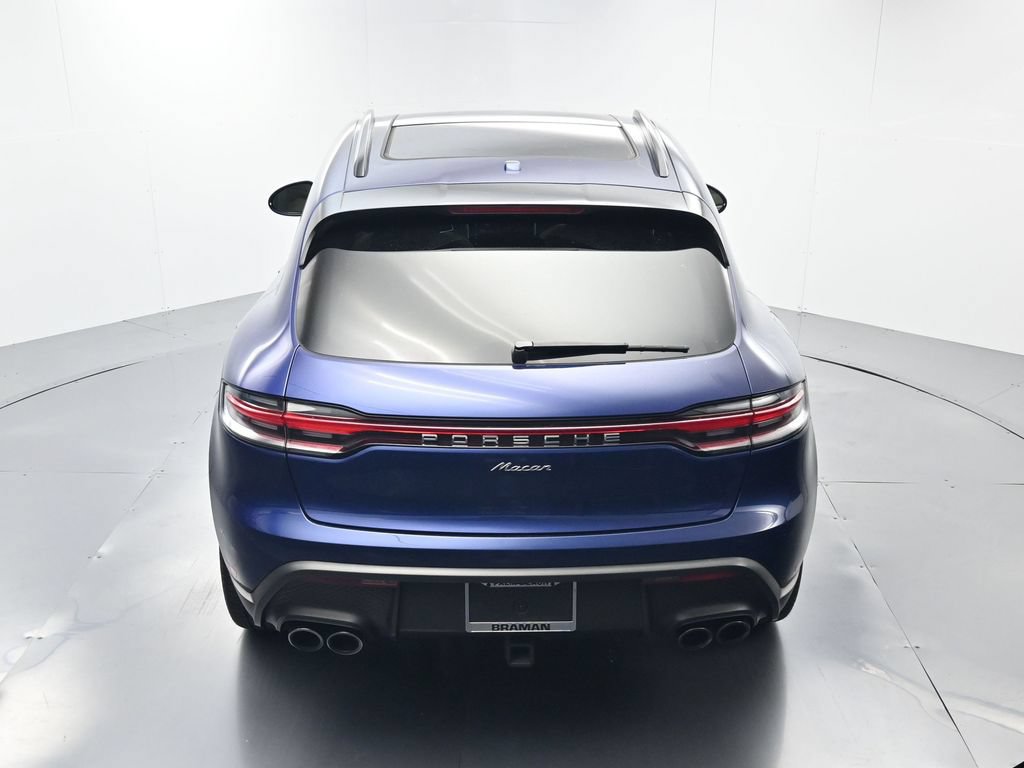 Certified 2025 Porsche Macan AWD/4WD image 36