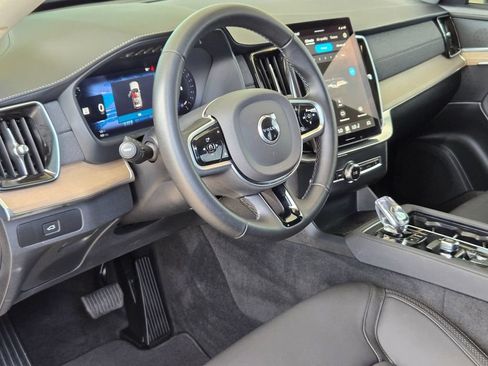 Used 2025 Volvo XC90 B6 Plus AWD/4WD image 10