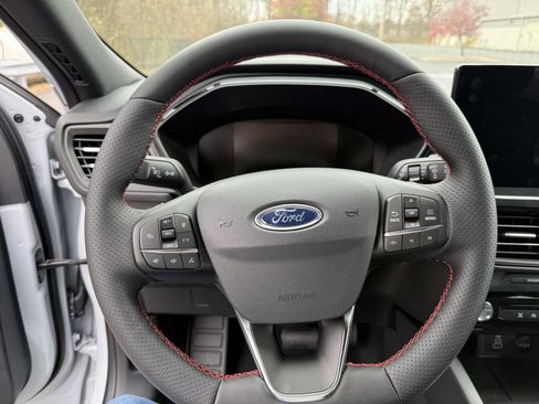 New 2026 Ford Escape ST-Line Select w/ Equipment Group 401A image 15