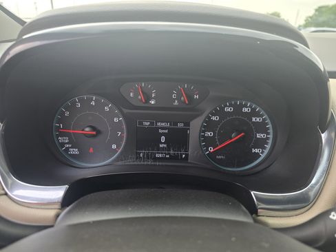 Used 2023 Chevrolet Traverse LS FWD image 13