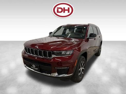 Used 2023 Jeep Grand Cherokee L Limited w/ Luxury Tech Group II image 9