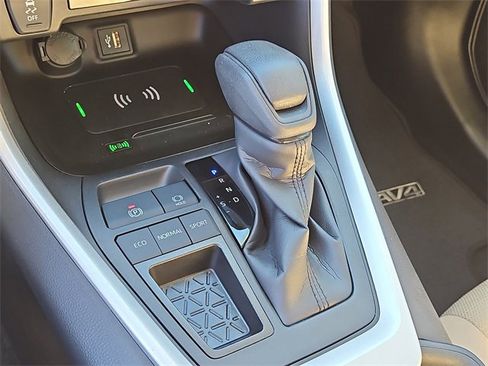 Used 2024 Toyota RAV4 XLE image 28