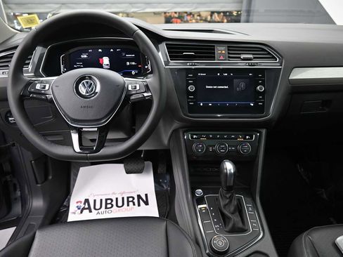 Used 2020 Volkswagen Tiguan SEL AWD/4WD image 13