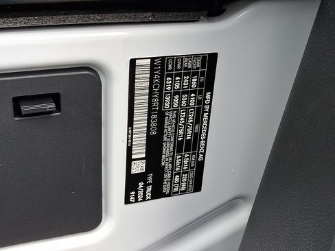Used 2024 Mercedes-Benz Sprinter 2500 image 27