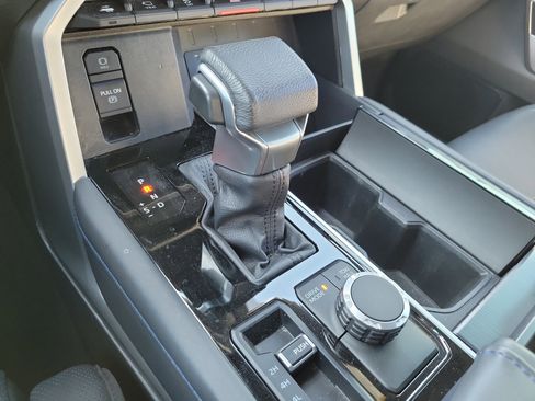 Used 2023 Toyota Tundra Platinum image 28