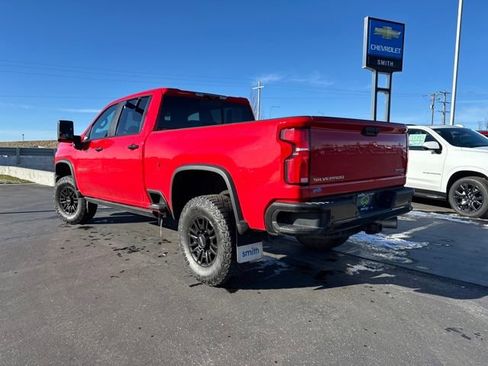 Used 2024 Chevrolet Silverado 2500 ZR2 w/ Technology Package image 5