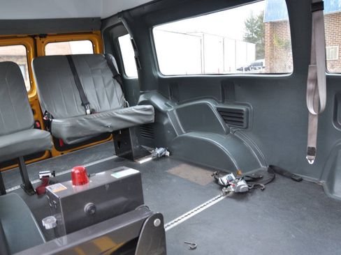 Used 2014 Ford E-250 and Econoline 250 Extended w/ Power Group RWD image 28