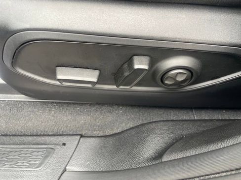 Used 2023 Jeep Grand Cherokee Limited w/ Black Appearance Package image 14