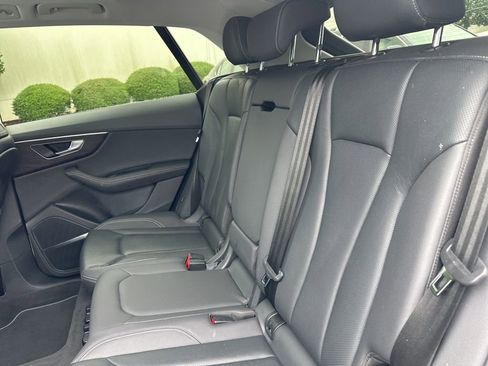 Used 2023 Audi Q8 Premium Plus image 11