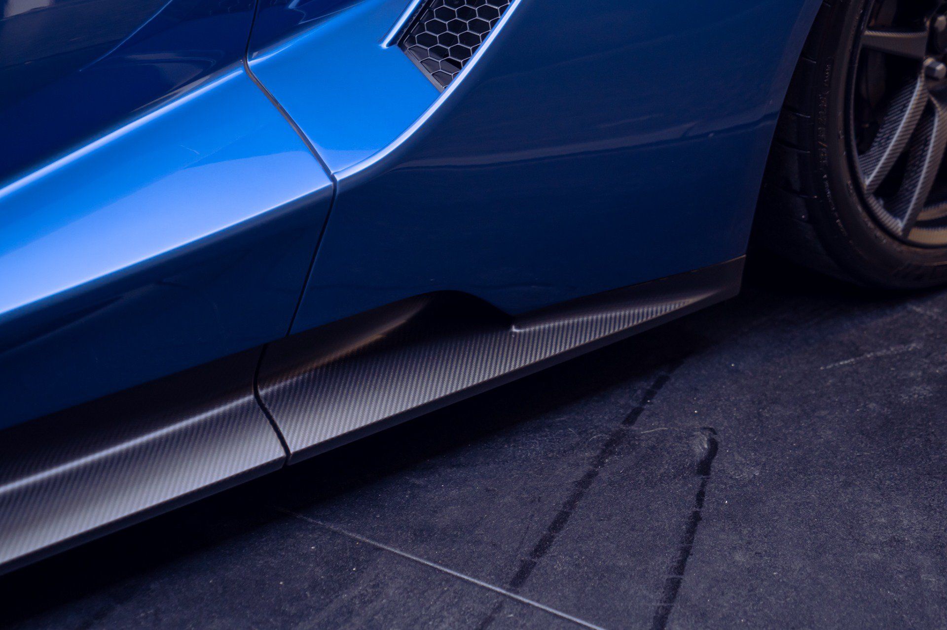 Used 2021 Ford GT RWD image 21