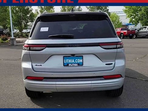 New 2026 Jeep Grand Cherokee Summit AWD/4WD image 7