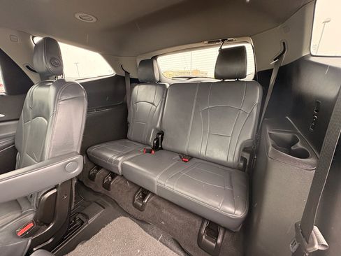 Used 2018 Buick Enclave Premium w/ Experience Buick Package AWD/4WD image 16