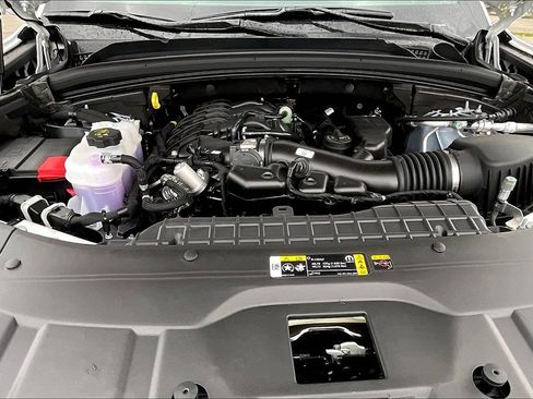 New 2025 Jeep Grand Cherokee Altitude image 11