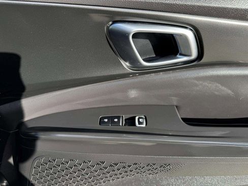 Used 2025 Kia Carnival SX w/ SX Dark Edition Package image 53