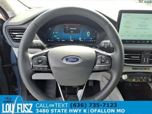 Used 2025 Ford Escape Platinum w/ Class II Trailer Tow Package image 19