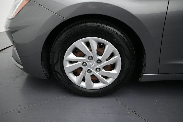 Used 2019 Hyundai Elantra SE FWD image 9