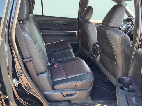 Used 2025 Honda Passport Black Edition image 12