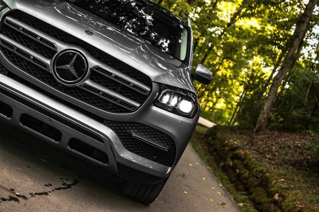 Used 2023 Mercedes-Benz GLS 450 4MATIC image 11