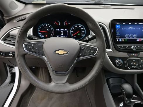 Used 2021 Chevrolet Malibu LS FWD image 12