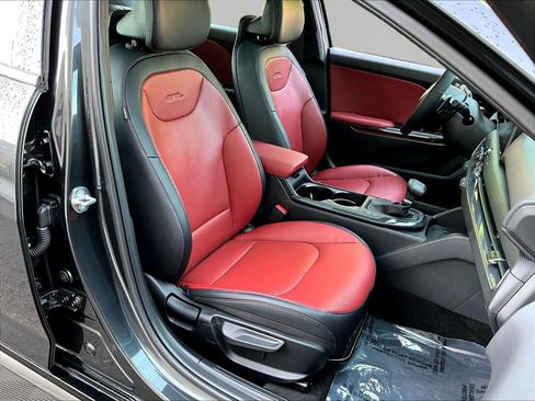 Certified 2025 Kia K4 GT-Line Turbo FWD image 29