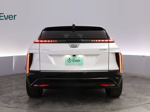Used 2024 Cadillac Lyriq Luxury w/ LPO, Floor Liner Package AWD/4WD image 15