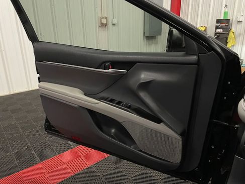 Used 2024 Toyota Camry SE w/ Convenience Package image 27