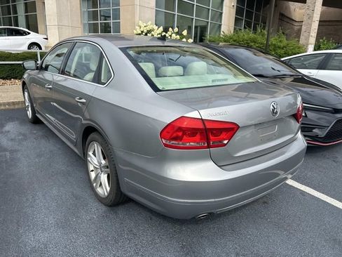 Used 2014 Volkswagen Passat TDI SE FWD image 2
